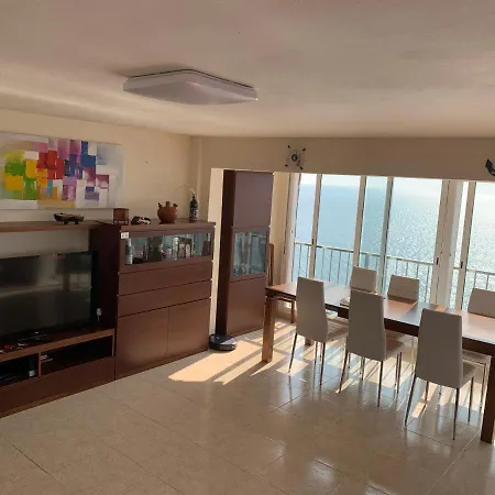 Apartamento En Primera Linea De Mar, 8 Personas *