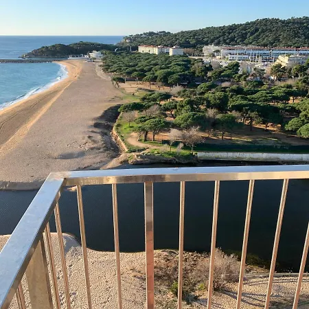 Apartamento En Primera Linea De Mar, 8 Personas